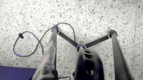 Leo  online show from November 27, 2025, 4:03 am