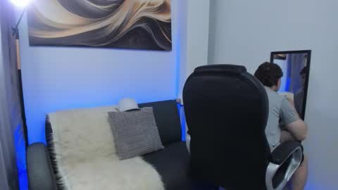 Leo  online show from January 15, 2026, 4:06 am