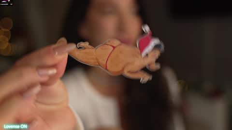 Snapshot of leoramallis chatting on December 14, 2024, 4:20 pm Leora online show from December 14, 2024, 4:20 pm