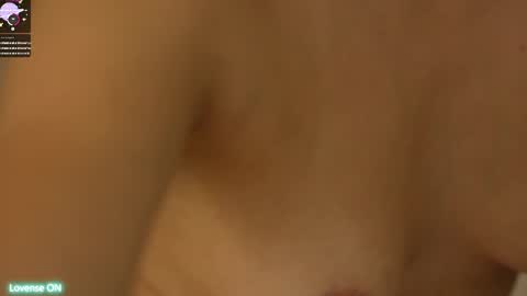 Snapshot of leoramallis chatting on February 25, 2025, 8:09 pm Leora online show from February 25, 2025, 8:09 pm