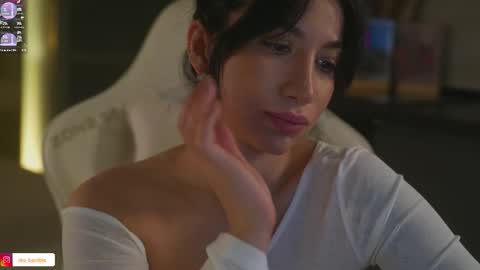 Snapshot of leoramallis chatting on October 17, 2025, 5:15 pm Leora online show from October 17, 2025, 5:15 pm