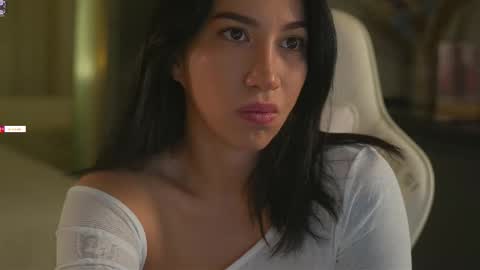 Snapshot of leoramallis chatting on October 24, 2025, 5:37 am Leora online show from October 24, 2025, 5:37 am