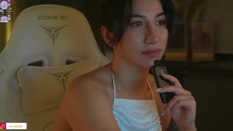 Snapshot of leoramallis chatting on November 17, 2025, 5:19 pm Leora online show from November 17, 2025, 5:19 pm