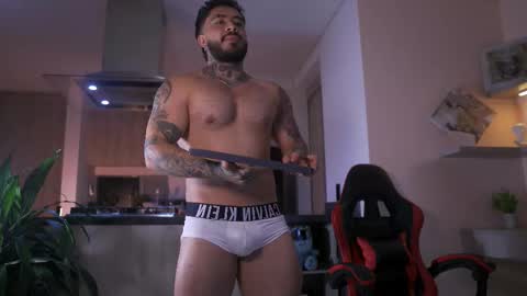 Snapshot of leosalvatore_ chatting on October 10, 2025, 3:38 am Leo Salvatore online show from October 10, 2025, 3:38 am