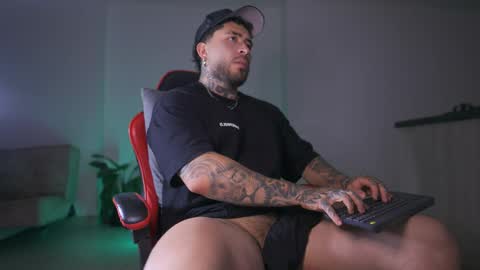 Snapshot of leosalvatore_ chatting on April 25, 2026, 3:20 am Leo Salvatore online show from April 25, 2026, 3:20 am