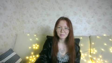lera_foxx online show from December 12, 2024, 4:32 pm