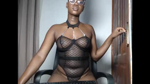 Snapshot of leslie_bebby2 chatting on March 15, 2026, 12:49 am leslie online show from March 15, 2026, 12:49 am