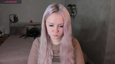 Snapshot of leslie_bell chatting on November 2, 2025, 2:25 am Joyce online show from November 2, 2025, 2:25 am