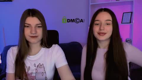 leslie_bird online show from December 4, 2025, 9:40 am