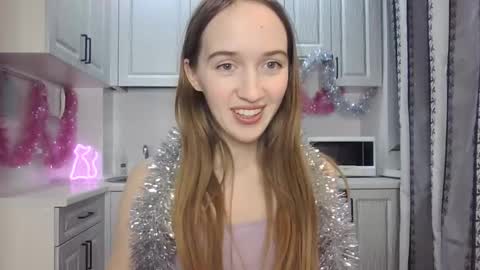  LESLIE   online show from December 16, 2024, 11:07 pm