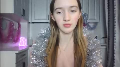  LESLIE   online show from December 26, 2024, 12:14 am