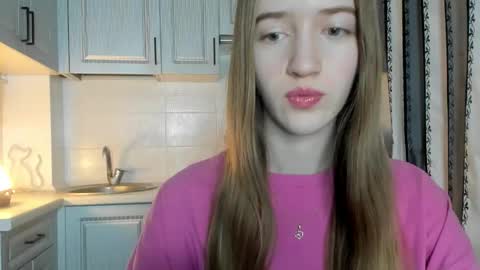  LESLIE   online show from November 21, 2025, 2:10 am