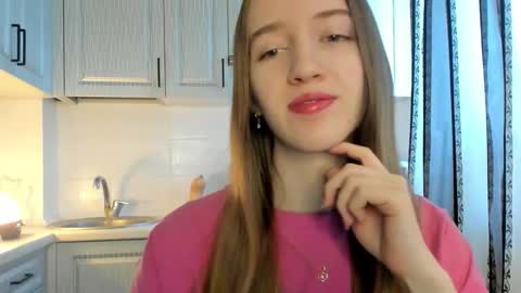  LESLIE   online show from December 14, 2025, 8:20 am