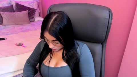 Snapshot of leslievenet chatting on June 3, 2026, 6:57 pm leslie online show from June 3, 2026, 6:57 pm