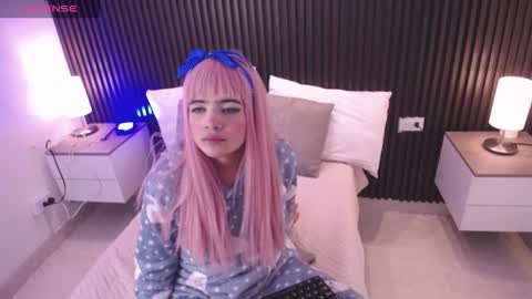 Lesly online show from September 14, 2025, 4:06 pm