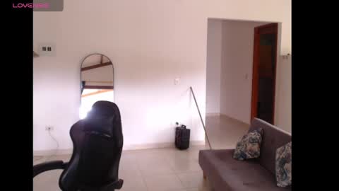 Snapshot of leslycarsson chatting on May 15, 2026, 7:43 pm lesly online show from May 15, 2026, 7:43 pm