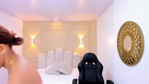 Snapshot of leslysimpson chatting on June 20, 2026, 7:38 pm online show from June 20, 2026, 7:38 pm