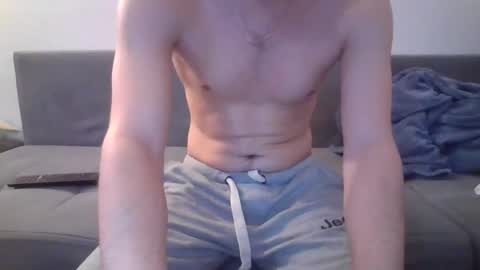 Snapshot of lestaro chatting on February 25, 2025, 4:46 am neoglo online show from February 25, 2025, 4:46 am