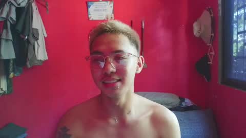 lesteryooo online show from April 3, 2026, 5:38 am