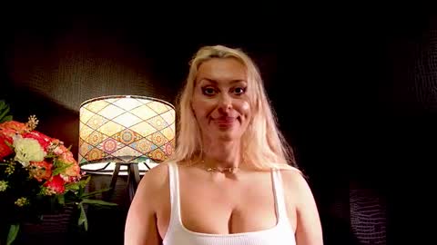 Snapshot of leticiareys chatting on October 29, 2025, 6:53 pm leticiareys online show from October 29, 2025, 6:53 pm