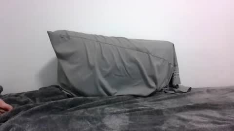 lets_play143 online show from November 16, 2025, 5:13 am