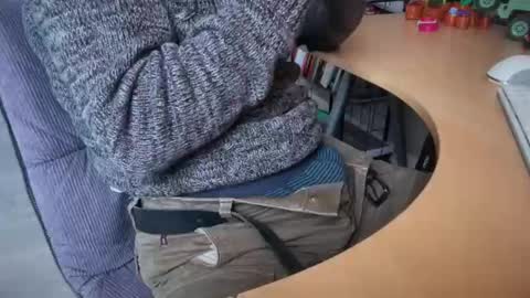 Snapshot of leukurrt chatting on December 22, 2025, 12:24 pm leukurrt online show from December 22, 2025, 12:24 pm