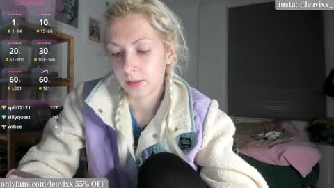 Snapshot of leusee chatting on March 11, 2025, 9:48 pm LeaVixx online show from March 11, 2025, 9:48 pm