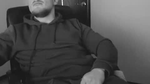 lev1ngston online show from January 2, 2025, 11:38 pm