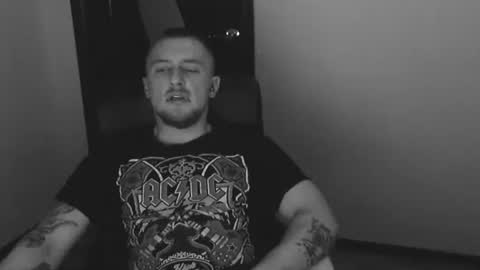 lev1ngston online show from January 9, 2025, 2:01 am