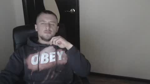 lev1ngston online show from January 9, 2025, 8:24 am