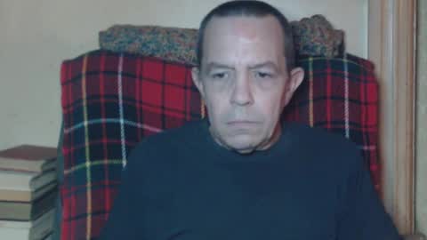 Snapshot of levon48 chatting on December 10, 2024, 1:11 am levon48 online show from December 10, 2024, 1:11 am