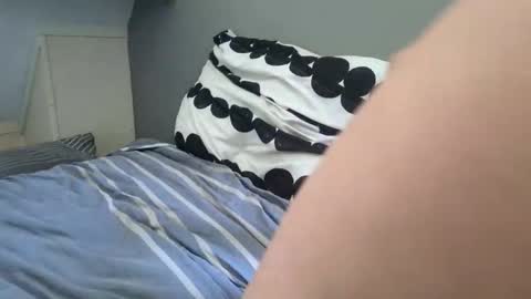 lewenzi online show from September 29, 2025, 1:38 pm