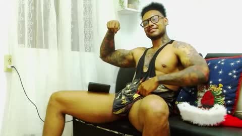 Snapshot of lewisstrong chatting on December 27, 2024, 12:50 am Lewis Strong online show from December 27, 2024, 12:50 am