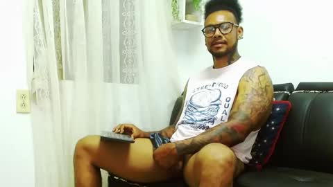 Snapshot of lewisstrong chatting on January 2, 2025, 10:44 pm Lewis Strong online show from January 2, 2025, 10:44 pm