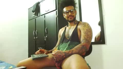 Snapshot of lewisstrong chatting on September 18, 2025, 6:10 pm Lewis Strong online show from September 18, 2025, 6:10 pm