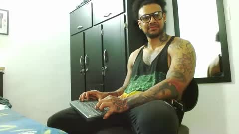 Snapshot of lewisstrong chatting on October 1, 2025, 5:41 pm Lewis Strong online show from October 1, 2025, 5:41 pm