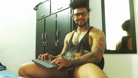 Snapshot of lewisstrong chatting on October 14, 2025, 6:52 pm Lewis Strong online show from October 14, 2025, 6:52 pm