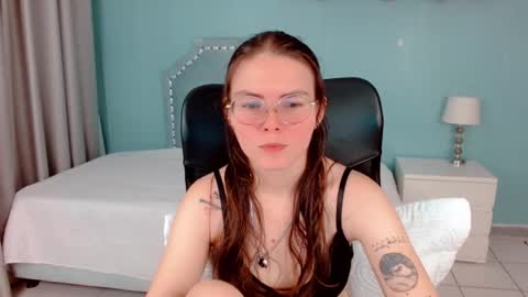 Snapshot of lexalove_doll chatting on October 22, 2025, 5:08 am Lexas Room online show from October 22, 2025, 5:08 am