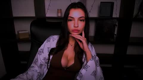 Alexia online show from December 11, 2024, 3:37 pm