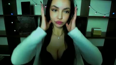 Alexia online show from January 28, 2025, 7:00 pm