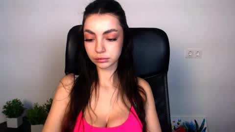 Alexia online show from December 3, 2025, 1:31 pm