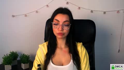 Alexia online show from April 25, 2026, 12:19 pm