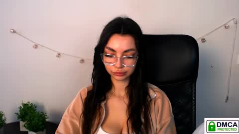 Alexia online show from April 27, 2026, 12:47 pm