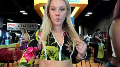 Lexi online show from June 26, 2026, 10:14 pm