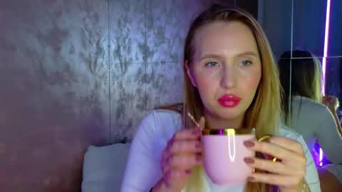 LEXXY online show from November 27, 2025, 5:42 am