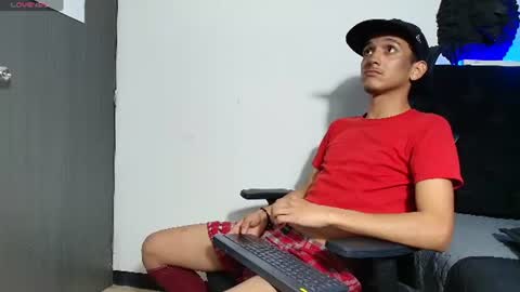 Snapshot of lexter_blue chatting on June 25, 2026, 12:54 am Lexter Blue online show from June 25, 2026, 12:54 am