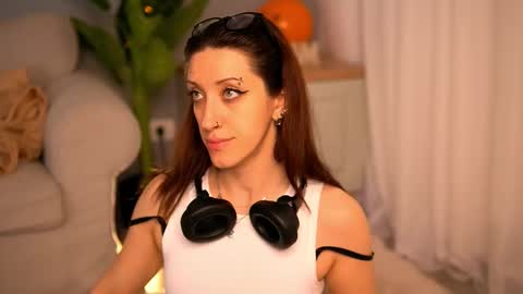 Lexie online show from November 14, 2025, 10:29 pm