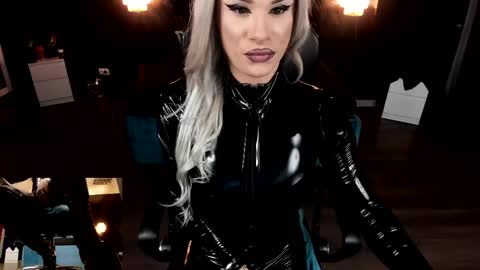 Snapshot of lexxymiss chatting on February 9, 2025, 6:05 pm eva lexy you may call me Miss online show from February 9, 2025, 6:05 pm