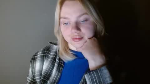 Leyla online show from February 22, 2026, 3:40 am