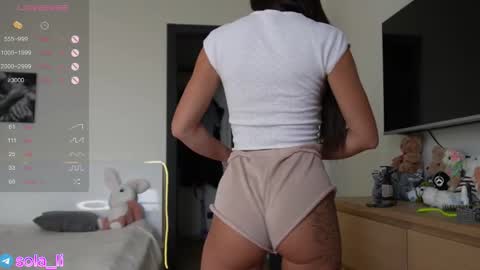 Leyla ly Ill be here Tuesday Thursday Friday Saturday Sunday online show from October 16, 2025, 4:02 am